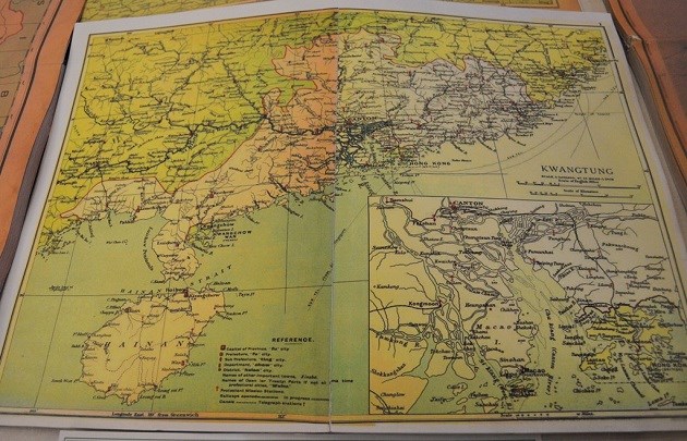 Trong tập bản đồ Complete Atlas của Trung Quốc xuất bản 1917, không có bản đồ nào đề cập Tây Sa quần đảo và Nam Sa quần đảo như cách gọi hiện nay của Trung Quốc.