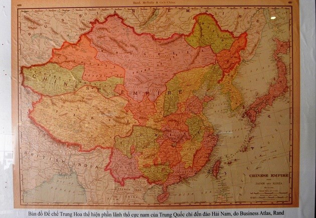 Bản đồ đế chế Trung Hoa thể hiện phần lãnh thổ cực nam Trung Quốc chỉ đến đảo Hải Nam, do hãng Business Atlas xuất bản tại Chicago (Mỹ) năm 1904. 