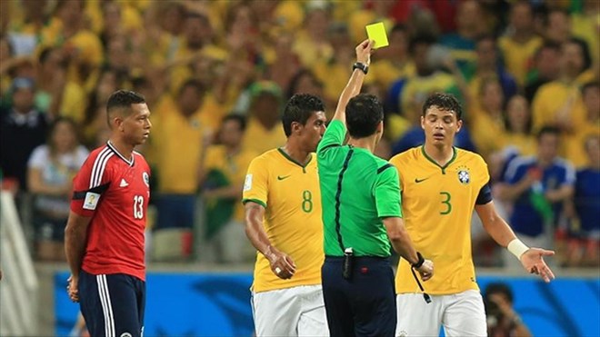 Thiago Silva lãnh thẻ vàng ỏ trận gặp Colombia