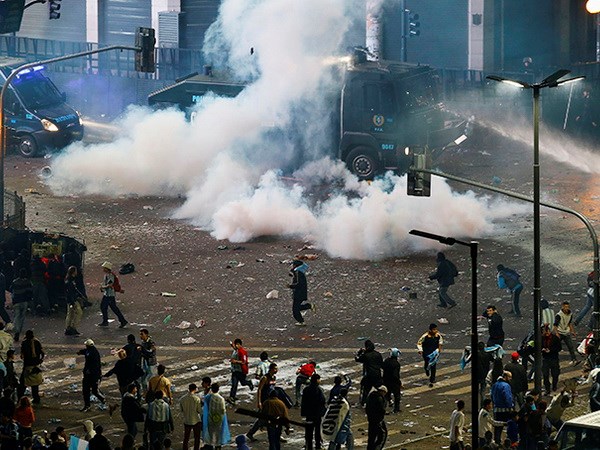 Bạo loạn ở Buenos Aires sau trận chung kết World Cup 2014. (Nguồn: AP)