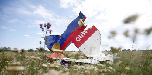 Vụ rơi máy nay MH17 khiến hình ảnh về Nga trên trường quốc tế thêm xấu đi. Ảnh: Reuters.