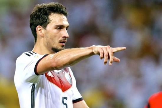 Trung vệ: Mats Hummels (Borussia Dortmund).