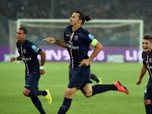 Ibrahimovic tiếp tục sắm vai người hùng của PSG. (Nguồn: fourfourtwo)