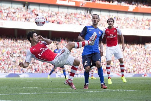 Tấn công nhiều trong hiệp 2 không thể giúp Arsenal có bàn thắng (Ảnh: Getty)