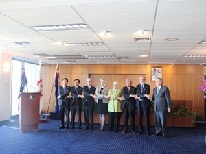 Diplomats at the flag raising ceremony (Photo: Vietnamese Consulate General in Perth)