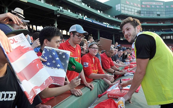 Adam Lallana. Giá 45,5 triệu đôal, từ Southampton đến Liverpool.