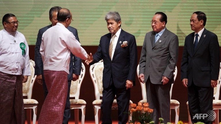 Tổng thống Myanmar, Thein Sein tiếp đón các Bộ trưởng ngoại giao ASEAN tại thủ đô Naypyidaw. Ảnh: AFP