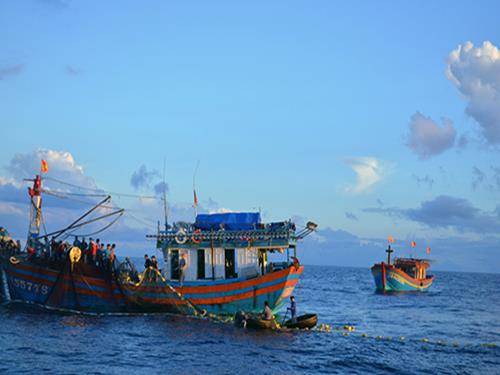  Casting the fishing net