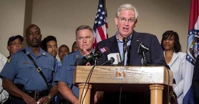 Thống đốc Jay Nixon của bang Missouri công bố tình trạng khẩn cấp ở Ferguson hôm 16-8.