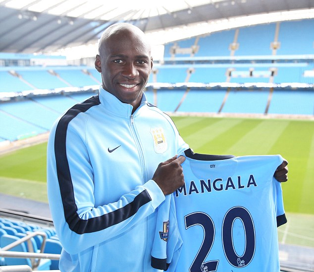 Một tuần trước ngày khai mạc Ngoại hạng Anh 2014-2015, Man City biến Eliaquim Mangala thành hậu vệ đắt nhất lịch sử bóng đá thế giới với giá 71 triệu. Porto chỉ được hưởng 41 triệu trong số này, phần còn lại thuộc về một công ty trung gian.