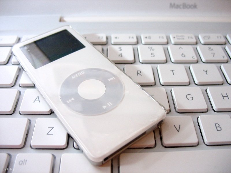 iPod Nano thế chỗ iPod mini và mở ra kỷ nguyên của máy nghe nhạc MP3 siêu nhỏ