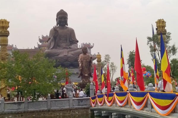 Đại tượng Phật Thích Ca Mâu Ni tại Đại hùng Bảo điện Trúc Lâm Thiên Trường (Nguồn: Báo Đầu tư)