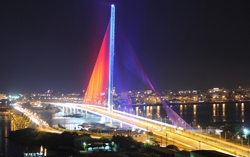 The sparkling beauty of Tran Thi Ly Bridge at night