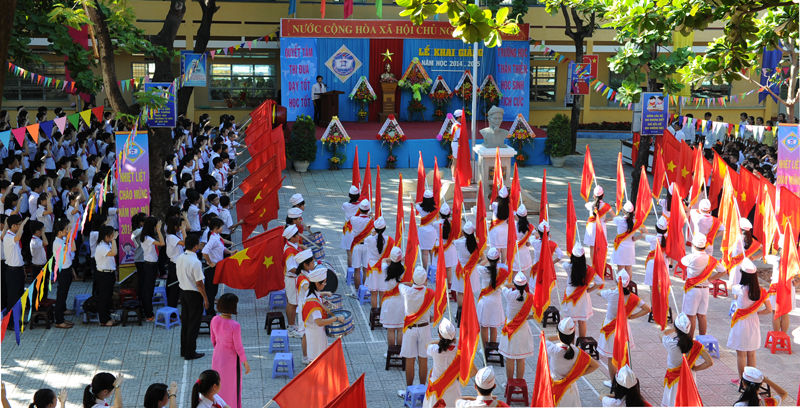 Chào cờ khai giảng năm học mới tại Trường THCS Chu Văn An (quận Thanh Khê). Ảnh: Văn Nở