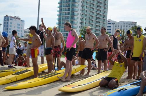  Ready to start the surfboard rescue relay race.