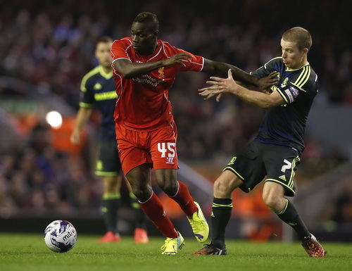 Balotelli xông xáo trước hàng thủ Middlesbrough