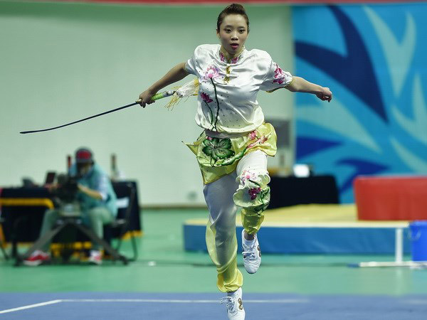 VĐV Dương Thúy Vi mang về HCV môn Wushu và là HCV duy nhất của Việt Nam tại ASIAD 17 cho đến thời điểm 24-9