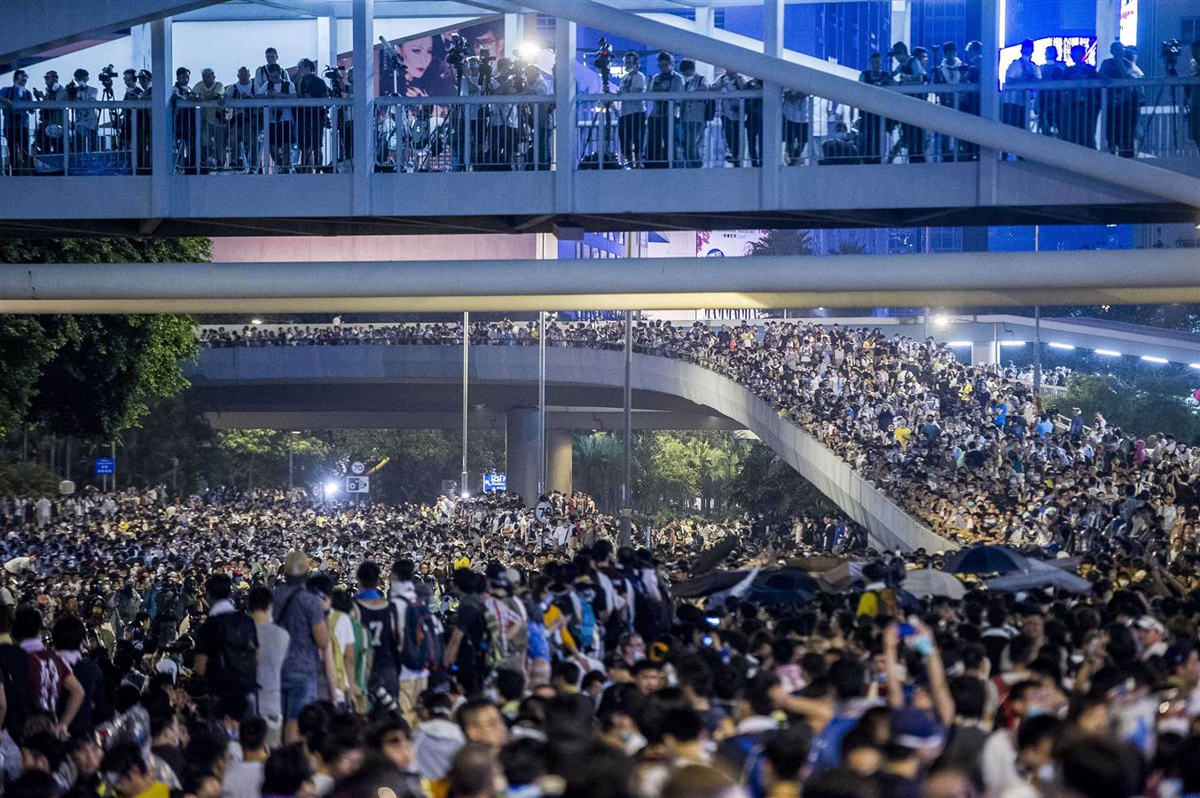 Người biểu tình ủng hộ dân chủ hiện tại Hồng Kông vào ngày 28 tháng 9.