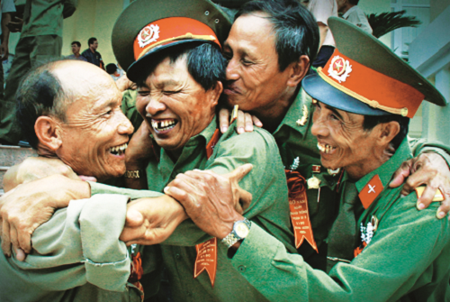  “Niem vui gap lai” (Some war invalids enjoying the happiness of being together) by Pham Vu Dung