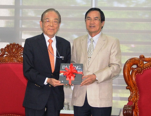 Former Japanese Senator Matsuda and Vice Chairman Viet