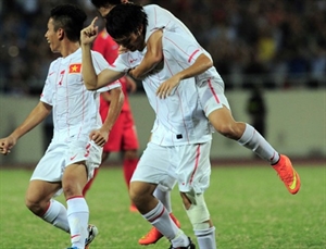 Vietnam players celebrate during their 4-1 win over Myanmar at the AFF U19 NutiFood Cup in September (Photo: VNA)