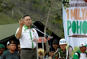 Zulkifli Hasan is elected as the new speaker of the MPR for the 2014-2019 period