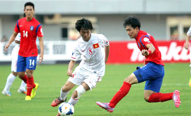 Tuấn Anh (8) và các đồng đội tiếp tục đối diện với một thử thách khó khăn là U19 Trung Quốc. 
