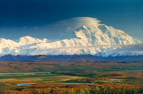 8. Rộng lớn, lạnh lẽo và hoang vu, vùng đất Alaska ở Bắc Mỹ là một nơi vừa đẹp vừa đáng sợ. Những người đã xem qua bộ phim 