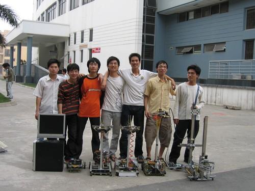 Nguyen Duc Tai and Nguyen Tuan Anh (first and fourth from the left). 