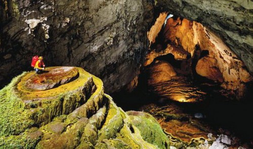 Son Doong Cave, the world's current largest cave in Quang Binh Province (Photo: Ryan Deboodt- Tuoi Tre)