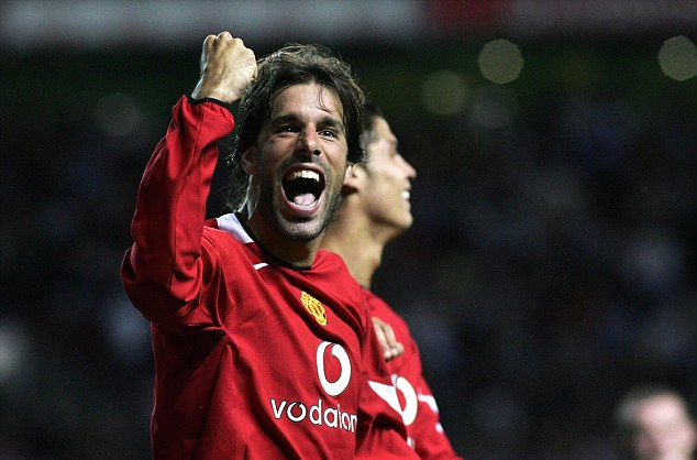  4. Ruud Van Nistelrooy  56 bàn, 73 trận, giai đoạn thi đấu 1998-2009, trong màu áo PSV, Man Utd và Real Madrid