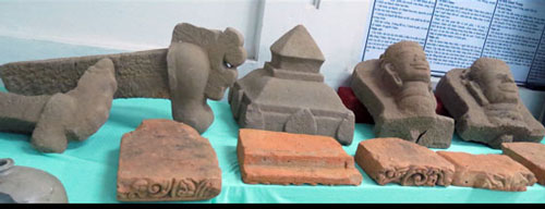  Some of the artifacts discovered at a Cham relic site in Hoa Vang District in August