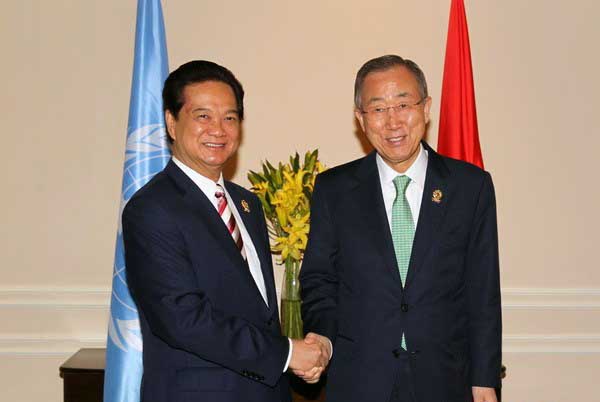 Thủ tướng Nguyễn Tấn Dũng gặp Tổng Thư ký Liên hợp quốc Ban Ki-moon. 