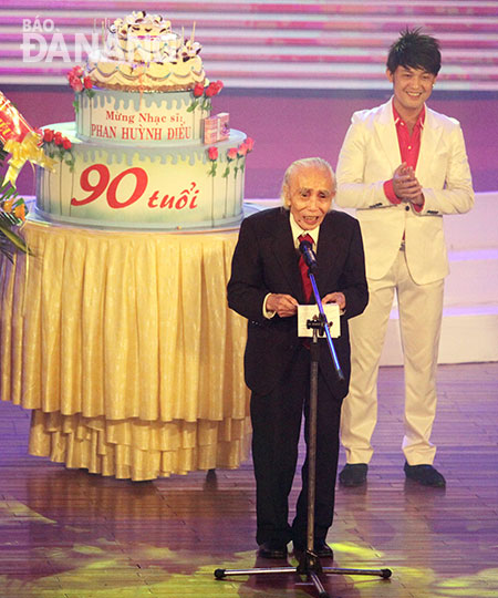  90-year-old musician Phan Huynh Dieu