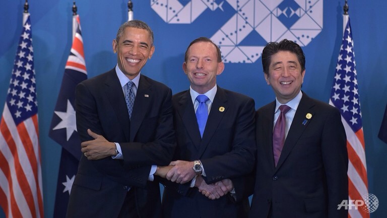 Từ trái sang phải: Tổng thống Mỹ Barack Obama, Thủ tướng Úc Tony Abbott và Thủ tướng Nhật Bản Shinzo Abe trước cuộc gặp gỡ ba bên bên lề Hội nghị thượng đỉnh G20 tại Brisbane, Australia, ngày 16-11-2014. Ảnh: AFP