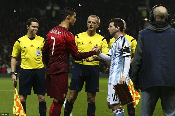 Cuộc đối đầu giữa Ronaldo và Messi luôn được khán giả chờ đợi.