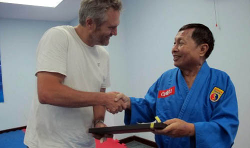 Vovinam master Nguyen Van Chieu (R)