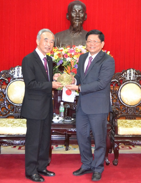 Rector Hiromichi and Deputy Secretary Tri