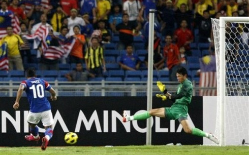 Tấn Trường và các đồng đội đã gục ngã ở Malaysia tại AFF Cup 2010