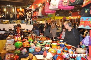Viet Nam showcases a wide range of fine art and craft products at the event