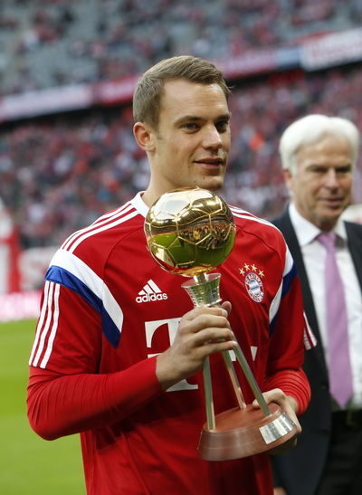 Manuel Neuer nhận giải 