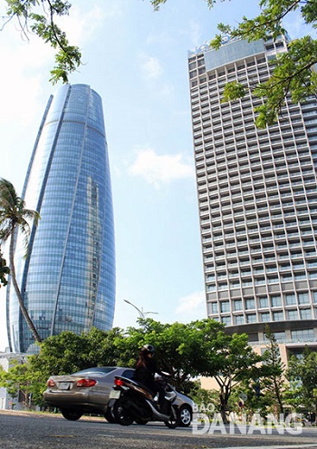  The new Administrative Centre and the Novotel Danang Premier Han River are the most impressive high-rises on this street