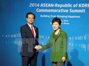 Korean President Park Geun-hye received President Nguyen Tan Dung