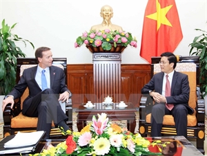 Gonzalo Koncke Pizzorno, President of UN Women in a working session with Deputy Minister of Foreign Affairs Ha Kim Ngoc (Photo: VNA)