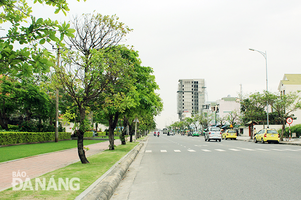 Với cơ sở hạ tầng hoàn thiện, khang trang, đường Võ Nguyên Giáp hôm nay là một trong những con đường đẹp của thành phố. (Hoàng Hân)