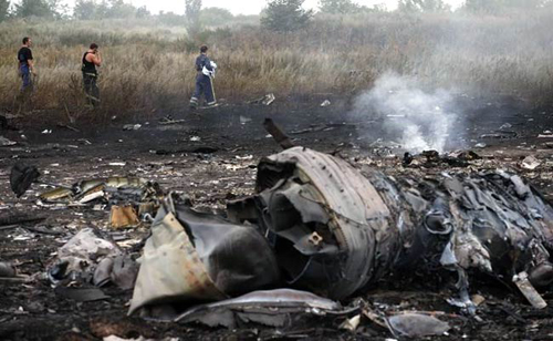 Vụ tai nạn của MH17 vẫn khiến nhiều người chưa hết bàng hoàng vì sự tàn khốc. Ảnh: Reuters