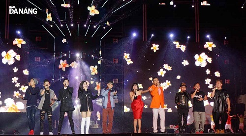 Singers at the New Year Countdown Party