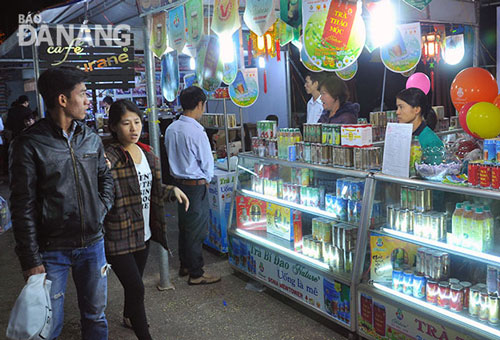 Visitors at a local Vietnamese goods fair