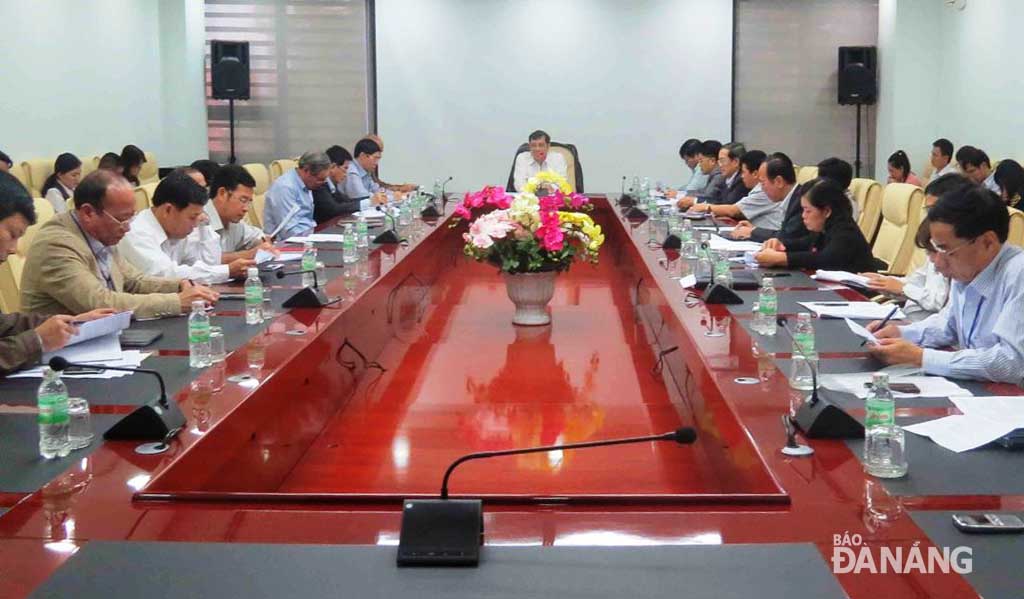 Quang cảnh buổi họp bàn về triển khai năm văn hóa - văn minh đô thị 2015.