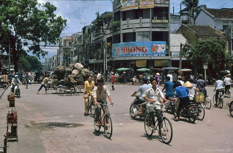 Đường phố ở trung tâm thành phố Đà Nẵng.